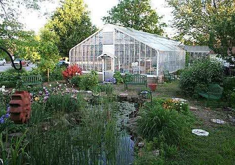 The first White Violet Center Greenhouse from 2006.