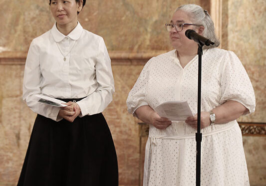 Sisters Ann Duong (left) and Maité Rodriguez-Mora.
