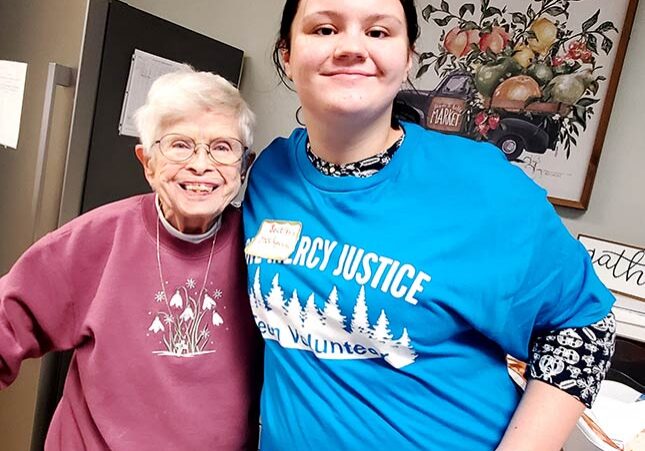 Teen-Volunteer1-web